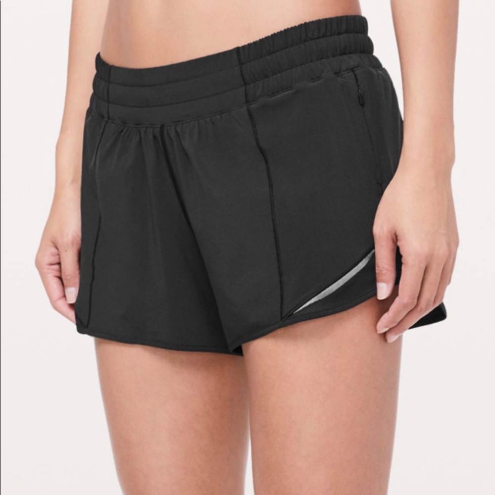 ✨SOLD✨ Lululemon Low-Rise Hotty Hot Shorts 2.5”